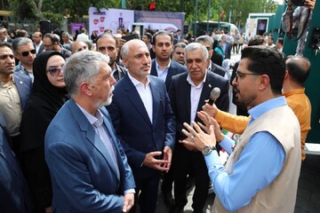 آیین بهره‌برداری از ۱۰ دستگاه خودروی کتابخانه عمومی سیار