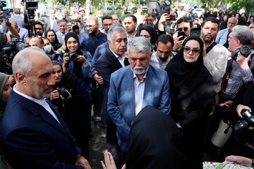 آیین بهره‌برداری از ۱۰ دستگاه خودروی کتابخانه عمومی سیار