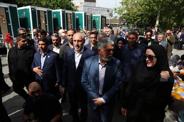 آیین بهره‌برداری از ۱۰ دستگاه خودروی کتابخانه عمومی سیار