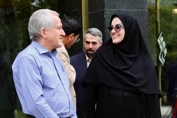 آیین بهره‌برداری از ۱۰ دستگاه خودروی کتابخانه عمومی سیار