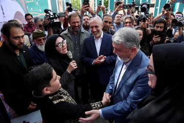 آیین بهره‌برداری از ۱۰ دستگاه خودروی کتابخانه عمومی سیار