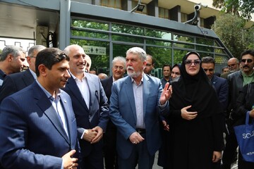 آیین بهره‌برداری از ۱۰ دستگاه خودروی کتابخانه عمومی سیار