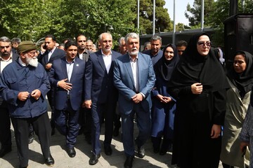 آیین بهره‌برداری از ۱۰ دستگاه خودروی کتابخانه عمومی سیار