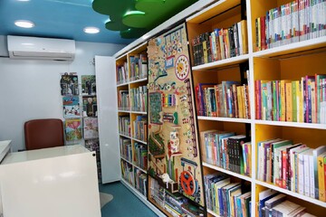 آیین بهره‌برداری از ۱۰ دستگاه خودروی کتابخانه عمومی سیار