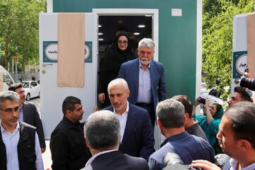 آیین بهره‌برداری از ۱۰ دستگاه خودروی کتابخانه عمومی سیار