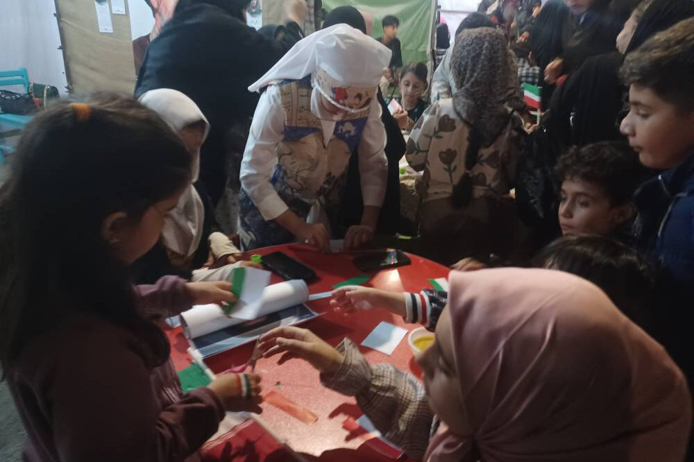 رئیس کل دادگستری استان ایلام از غرفه کتابخانه‌ها بازدید کرد