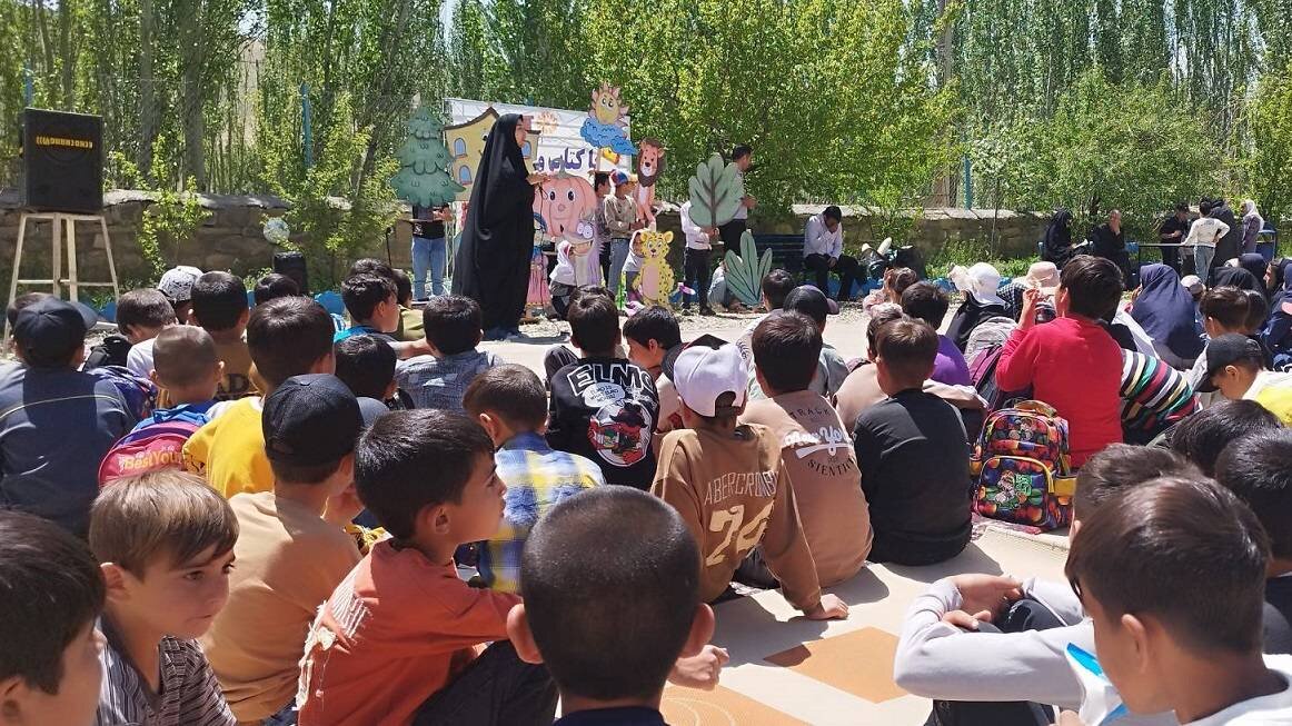 آیین شاهنامهخوانی «چو ایران نباشد، تن من مباد» در روستای اکنلو کبودرآهنگ