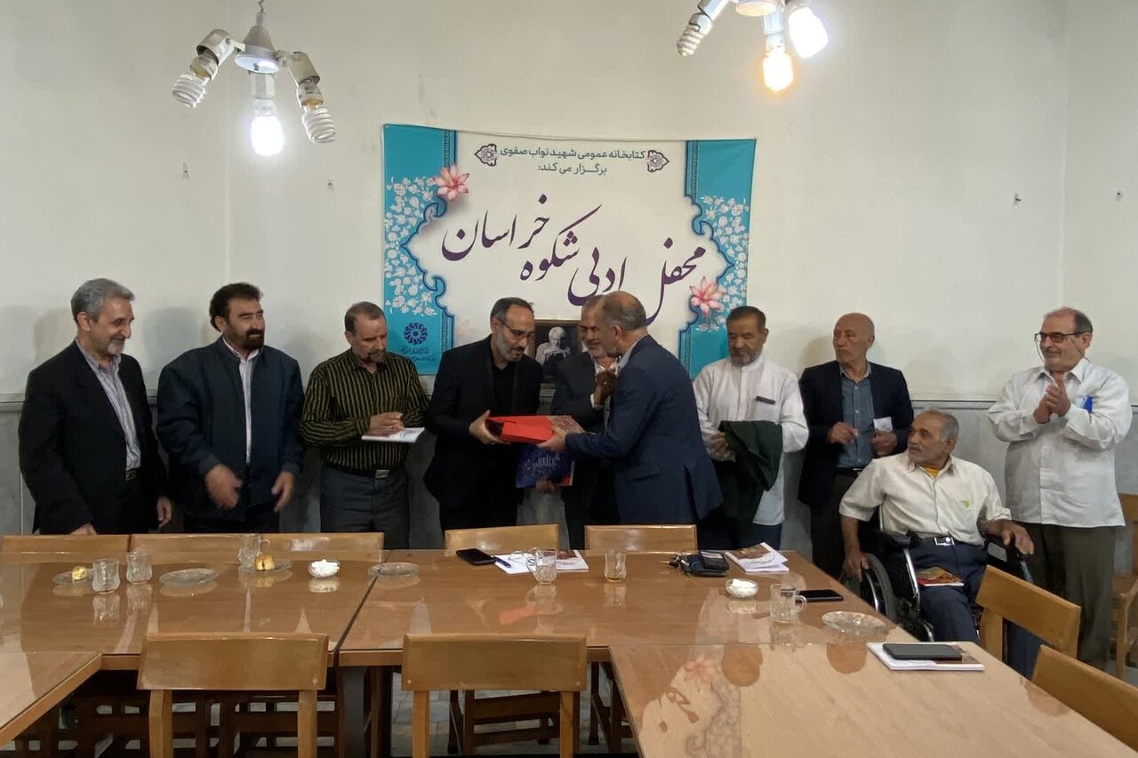 طنین نوای شاعران در محفل «شکوه خراسان» / مشهد، میزبان خادمِ ادبی کریمه اهلبیت (س)