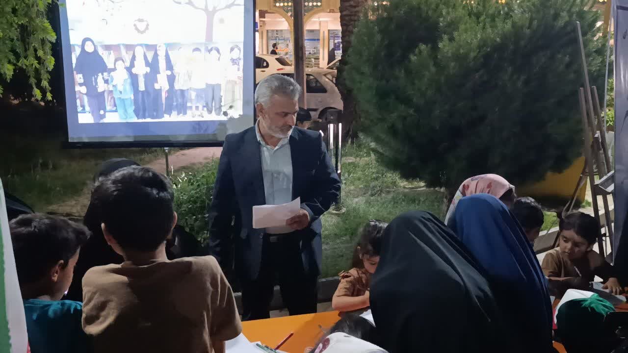 برپایی ایستگاه فرهنگی اداره کتابخانه های عمومی شهرستان طبس در پویش «ایستاده برای ایران»