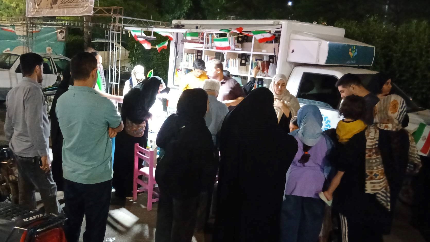 آغاز پویش «خاطرهنویسی» کتابخانه سیار کارون با مشارکت شهروندان خوزستانی
