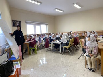 میزبانی کتابخانه عمومی آذربایجان شرقی از کلاس‌های درس دانش‌آموزان