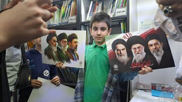برپایی میز خدمت اداره کتابخانه های عمومی شهرستان شمیرانات