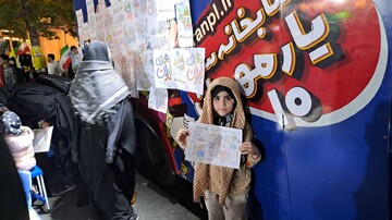 برپایی میز خدمت اداره کتابخانه های عمومی شهرستان شمیرانات