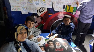 برپایی میز خدمت اداره کتابخانه های عمومی شهرستان شمیرانات