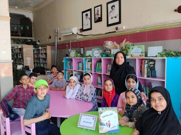 نشست جمع خوانی در کتابخانه عمومی امام علی (ع) روستای هفت جوی شهرستان قدس