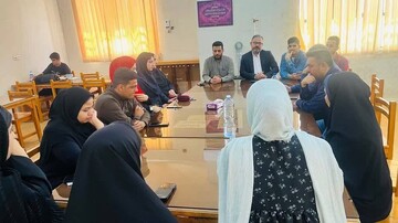 نشست شعر خوانی