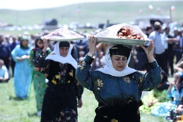 خدمات‌رسانی کتابخانه سیار قزوین در جشنواره ایلات و عشایر استان