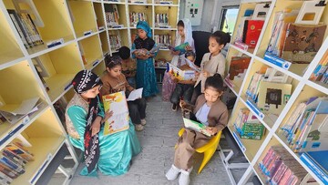 خدمات‌رسانی کتابخانه سیار قزوین در جشنواره ایلات و عشایر استان