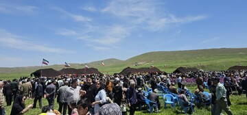 خدمات‌رسانی کتابخانه سیار قزوین در جشنواره ایلات و عشایر استان