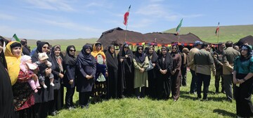 خدمات‌رسانی کتابخانه سیار قزوین در جشنواره ایلات و عشایر استان