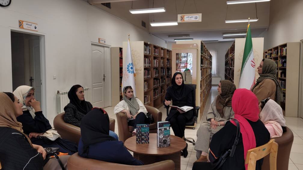 برنامه های شاهنامه خوانی با حضور علاقهمندان به ادبیات حماسی در کتابخانه های استان تهران