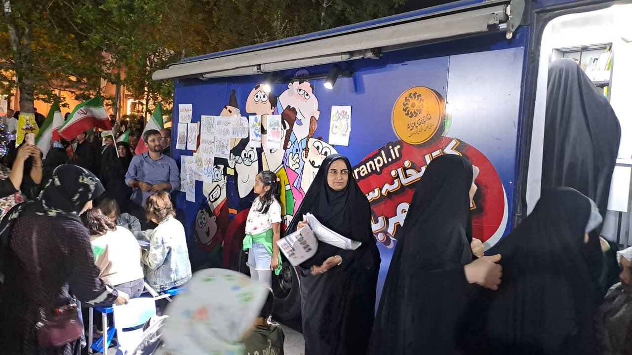 برپایی میز خدمت اداره کتابخانه های عمومی شهرستان شمیرانات