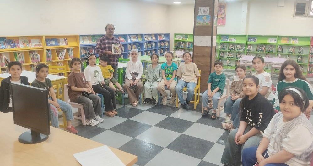 برنامه های شاهنامه خوانی با حضور علاقهمندان به ادبیات حماسی در کتابخانه های استان تهران