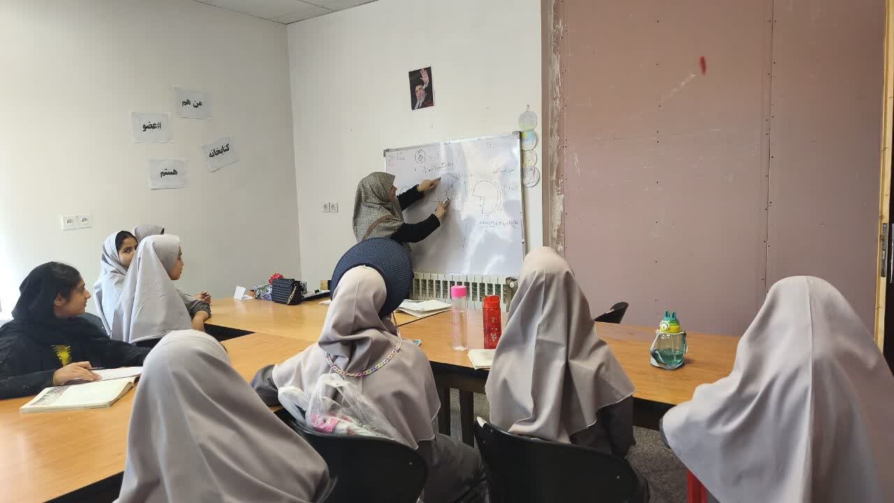 سلسله برنامههای آموزشی و فرهنگی «قرار کلاس من» در کتابخانه شهدای امامی امین پیشوا