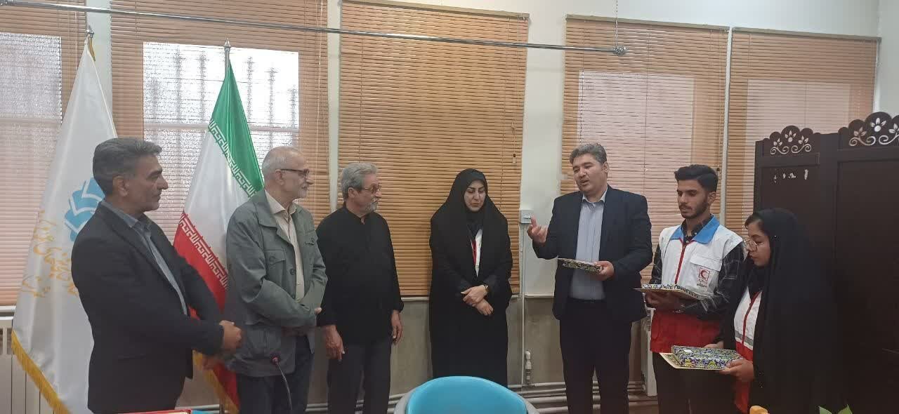 تجلیل از جهادگران کتابخوان هلال احمر در کتابخانه پانزده خرداد