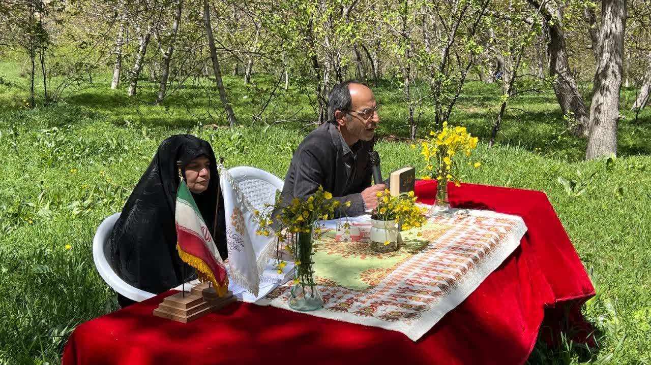 رونمایی از کتاب «شیوه‌ی شهرآشوبی» در روستای حیدره قاضی خان بهار