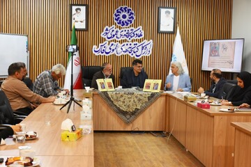 برنامه نقد و رونمایی کتاب فریدون در شیراز
