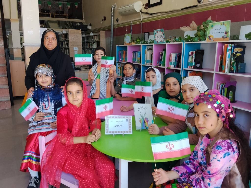 شور مطالعه و کتابخوانی به رنگ اردیبهشت در کتابخانه‌های عمومی استان تهران