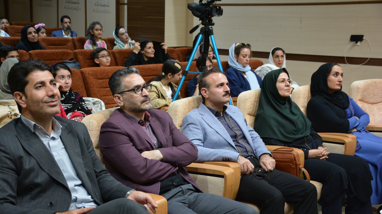 تأکید مدیرکل کتابخانههای عمومی استان کرمانشاه بر جایگاه شاهنامه در هویت ملی