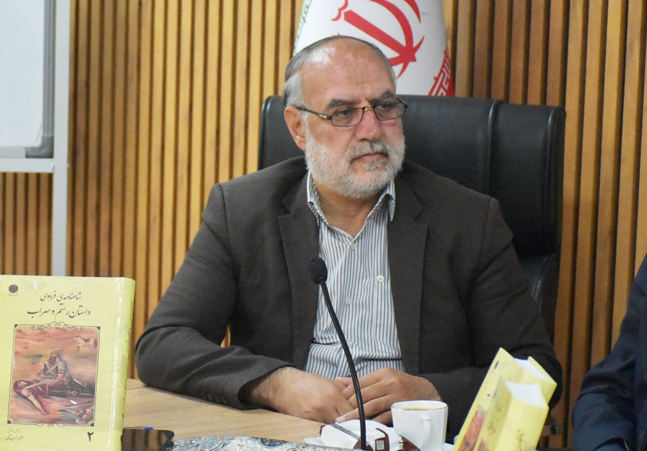 نقد و رونمایی کتاب «شاهنامه؛ داستان فریدون» در شیراز برگزار شد