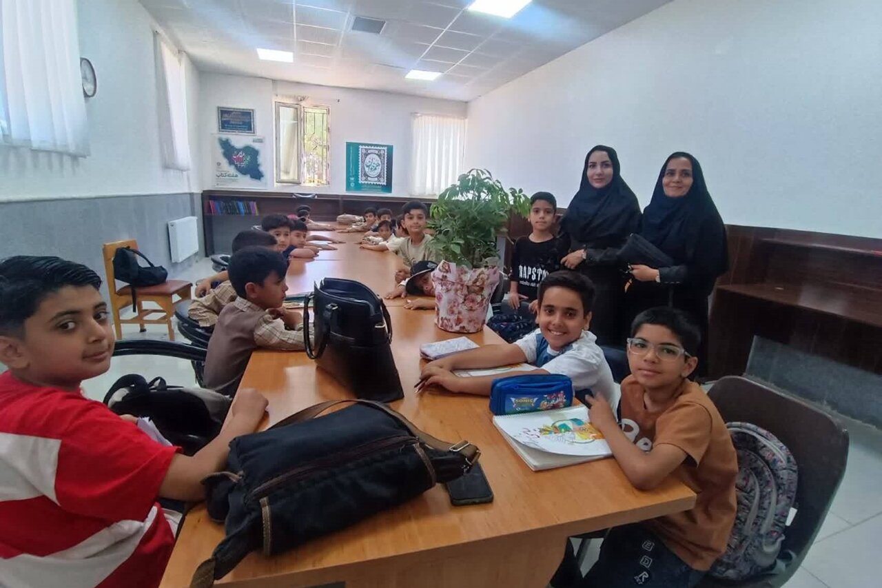 کتابخانه عمومی مرحوم حاج غلامرضا داودی شهرستان بردسکن، کانون تعامل سازنده با مدارس و ارتقای سطح علمی دانش‌آموزان