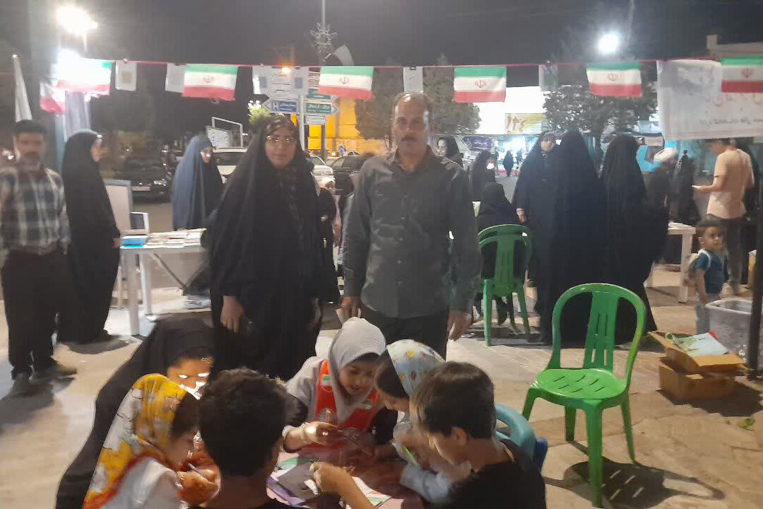 از کتاب «شاخه درخت توت» در دلیجان رونمایی شد