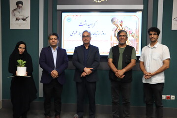 دوره آموزشی سوادرسانه‌ای و عکاسی با موبایل در کتابخانه مرکزی یزد برگزار شد