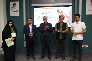 دوره آموزشی سوادرسانه‌ای و عکاسی با موبایل در کتابخانه مرکزی یزد برگزار شد