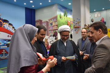 بازدید رییس دانشگاه تبریز از کتابخانه مرکزی