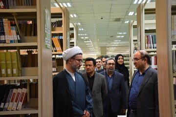 بازدید رییس دانشگاه تبریز از کتابخانه مرکزی
