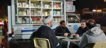حضور کتابخانه سیار البرز در هفتاد و نهمین موجِ تجمع در میدان شهدا