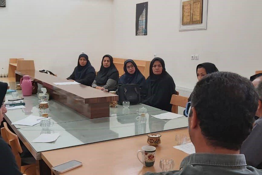 جلسه شورای اداری کتابخانه‌های عمومی &nbsp;شهرستان گناباد با حضور کتابداران و مسئولان کتابخانه‌ها