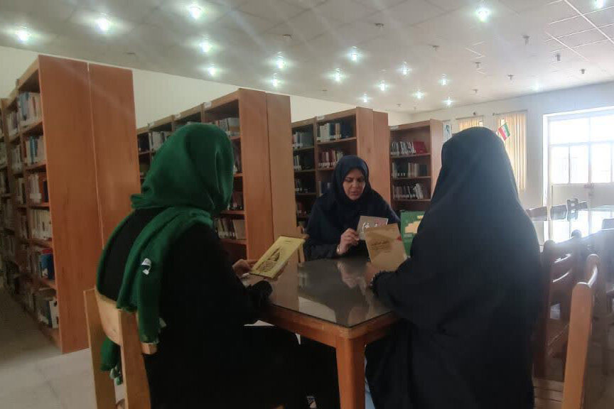 معرفی و جمع‌خوانی کتاب در کتابخانه شهید نظرفخاری نوبران