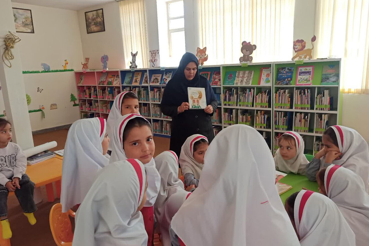 معرفی و جمع‌خوانی کتاب در کتابخانه شهید نظرفخاری نوبران