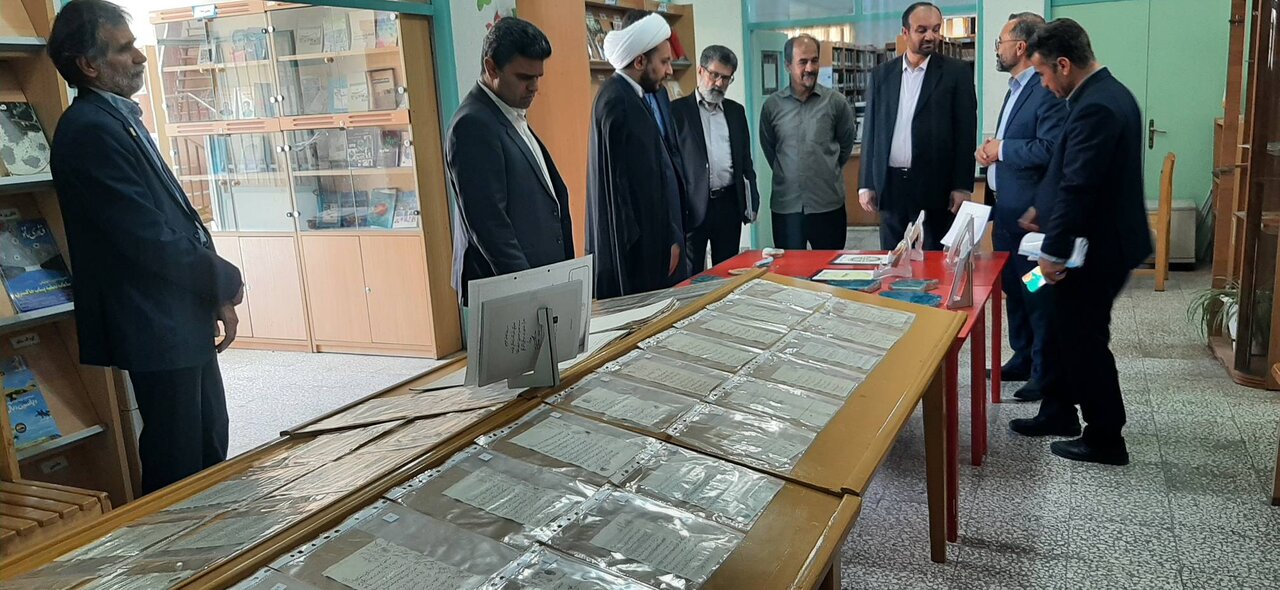 برپایی نمایشگاه اسناد و نسخ خطی در کتابخانه‌های شهید بهشتی و آیت‌الله خامنه‌ای