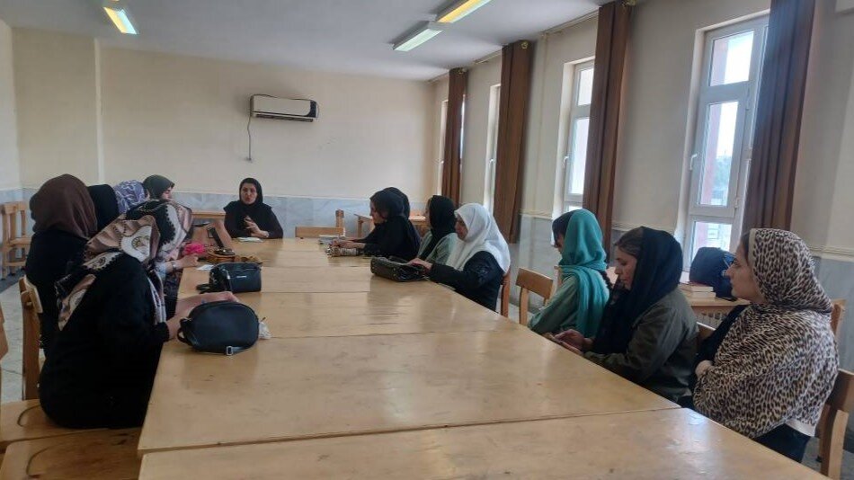 کارگاه آموزشی با موضوع «مسئولیتپذیری در کودکان» در کتابخانه عمومی اندیشه برگزار شد