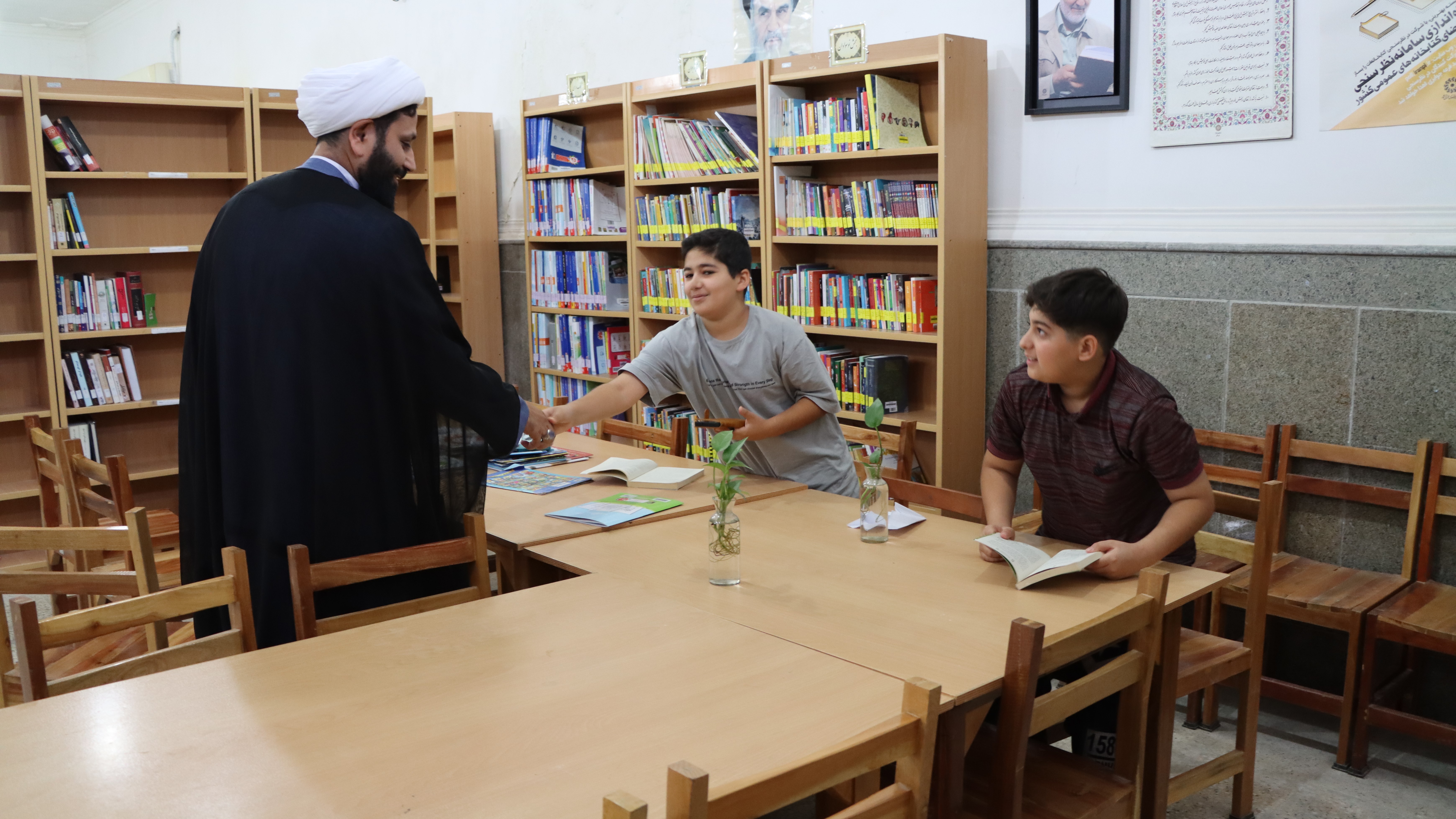 بازدید سرپرست ادارهکل کتابخانههای عمومی خوزستان از کتابخانههای جولکی و شهید مدنی