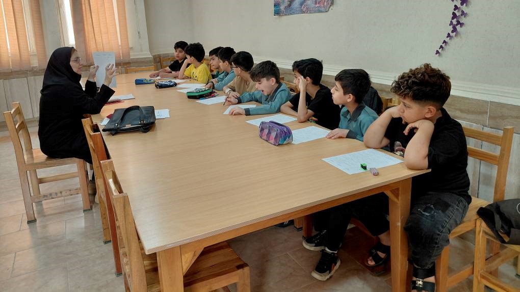 کتابخانه عمومی شهید مدرس هندیجان، میزبان کلاسهای درس دانشآموزان شد