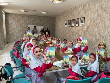 کتاب برای دانش‌آموزان، سپری از جنس کلمات!