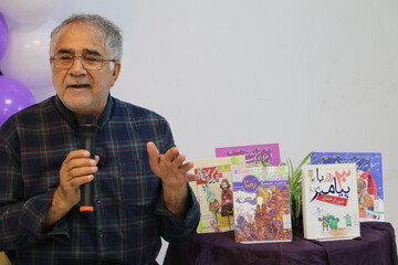جشنِ "حماسه خوانان کوچک" به مناسبت روز پاسداشت زبان فارسی و بزرگداشت حکیم ابوالقاسم فردوسی در کتابخانه عمومی  قاصدک فردیس